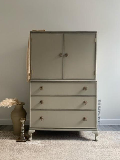 DRIED SAGE - Dixie Belle - Soft Grey with Green Undertones Chalk Mineral Paint - 118ml/4oz - 236ml/8oz - 473ml/16oz - 946ml - Paint - Chalk and Mineral - Baillea's Interiors -